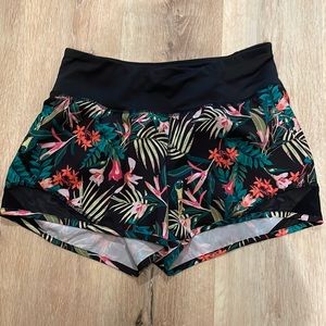 Athletic shorts M